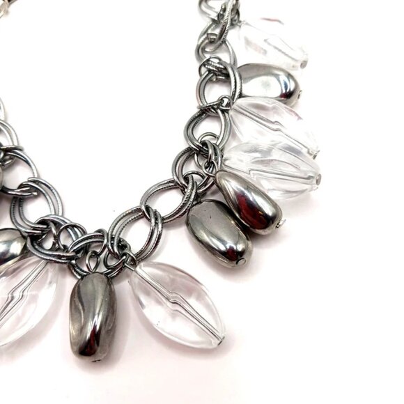 Clear Acrylic + Silver Beaded Chainmail Bracelet Silver Tone 9" - Picture 2 of 9